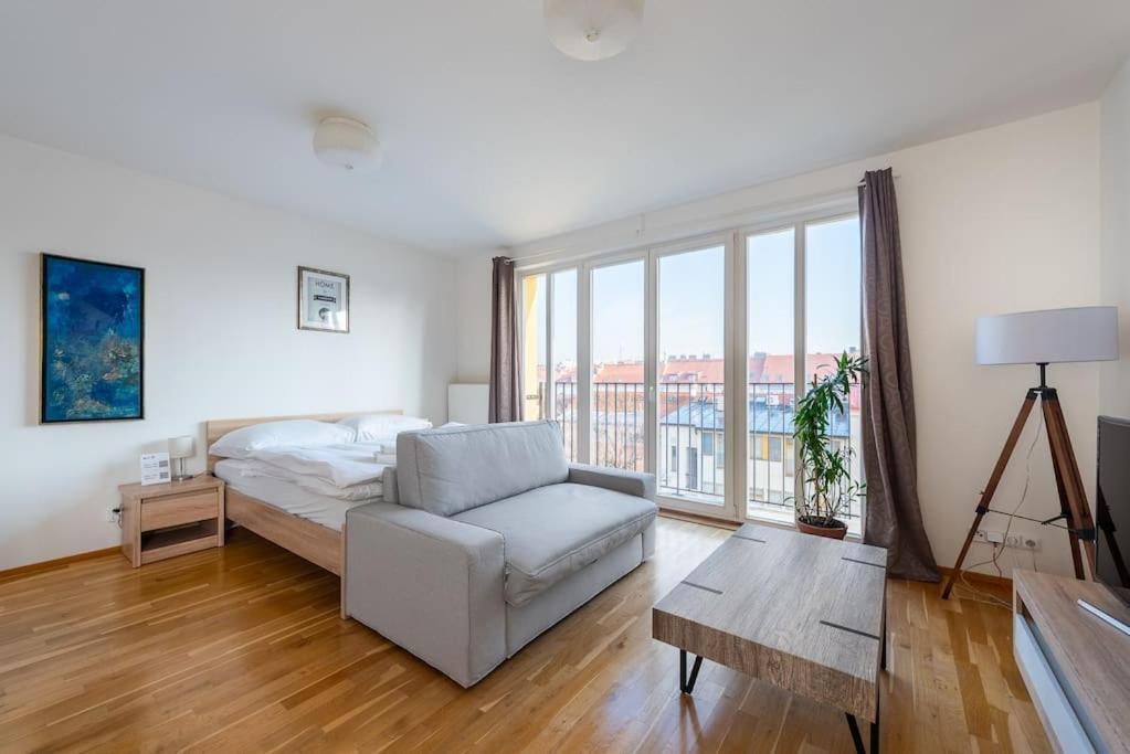 Sunny Safron Apartment Praga Exterior foto