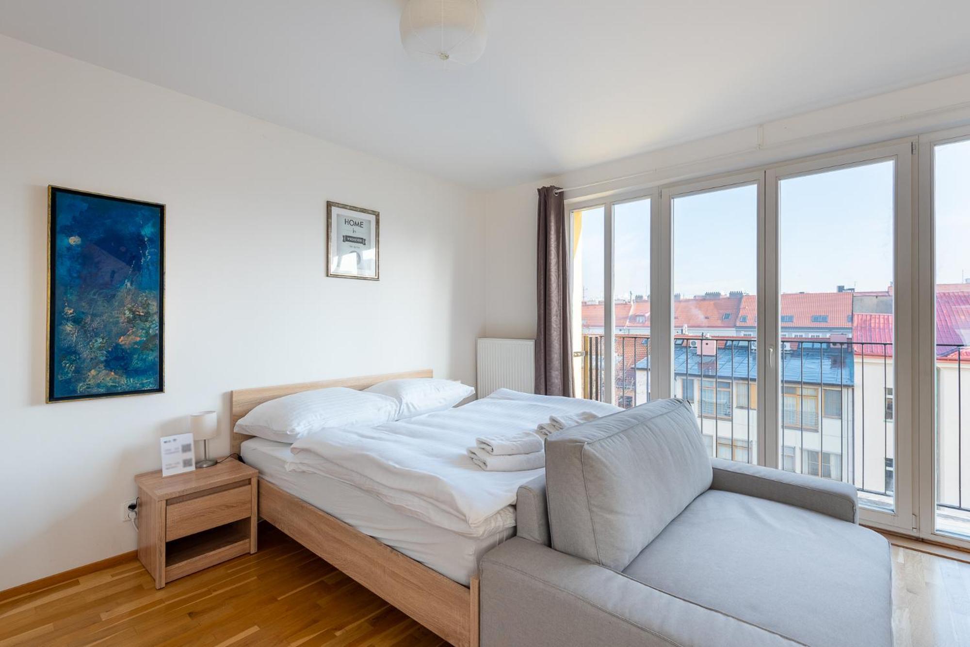 Sunny Safron Apartment Praga Exterior foto